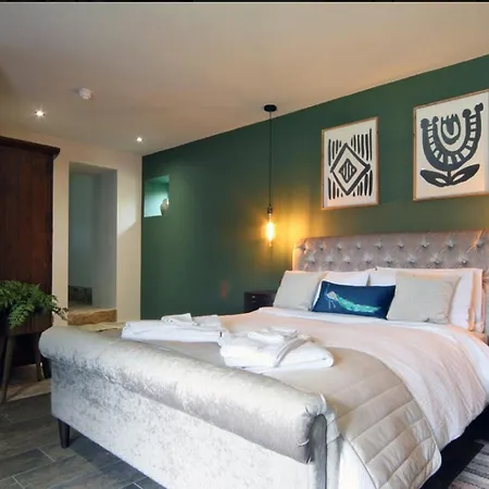 Mount Pleasant Apartment